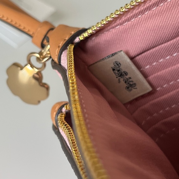 Coach large double zip wristlet🎈🎈 - Picture 10 of 11